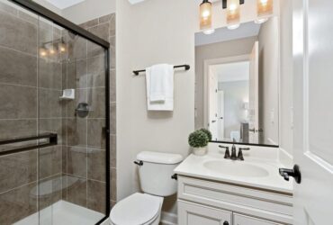 How to Maximize Space in a Small Bathroom Renovation